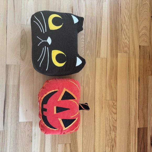 Black Cat and Orange Pumpkin Decorative Pillows - Picture 1 of 1